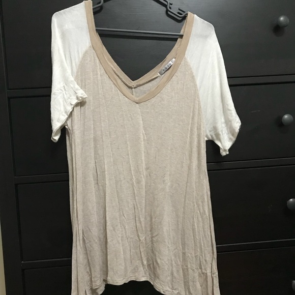 Tee - Picture 1 of 2